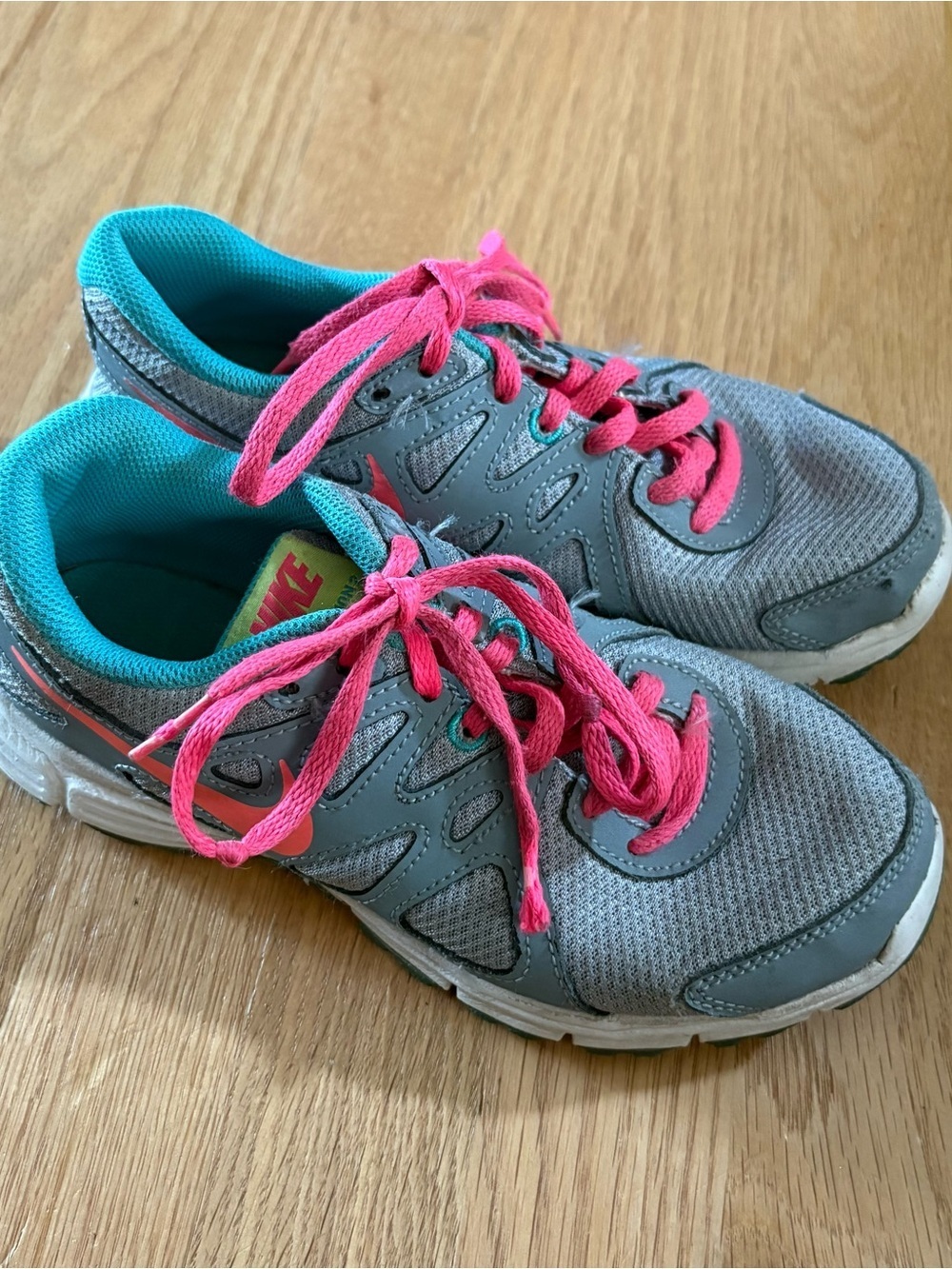 Nike Kids Gray Sneakers Pink Laces and Teal Interior Sz 3.5 Girls